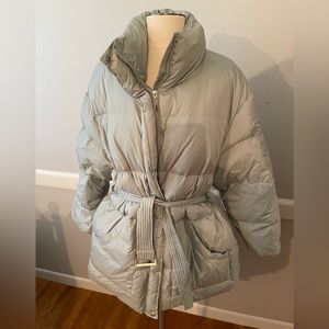 Light weight puffy jacket